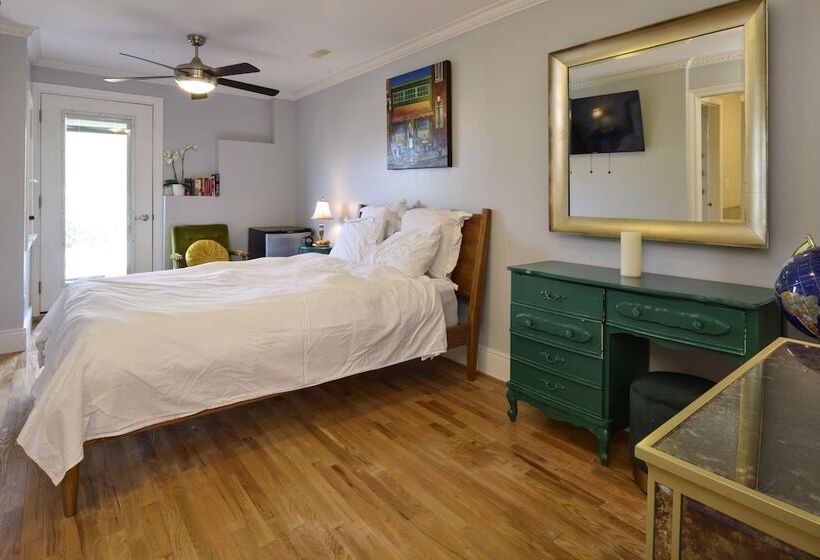 酒店 Above The Beach Guest Suites