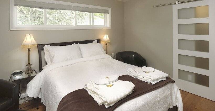 酒店 Above The Beach Guest Suites