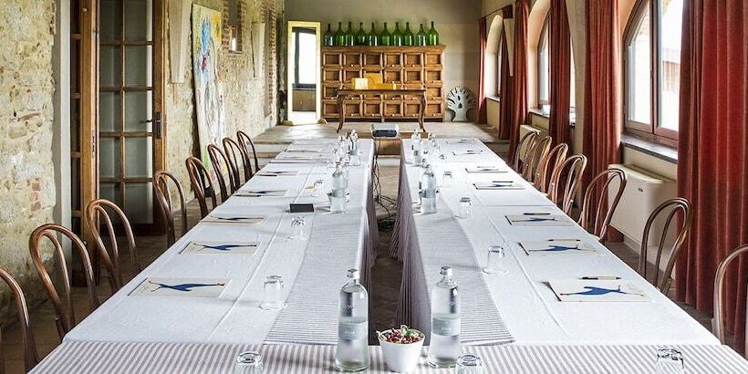 Отель Albergo L Ostelliere Villa Sparina Resort