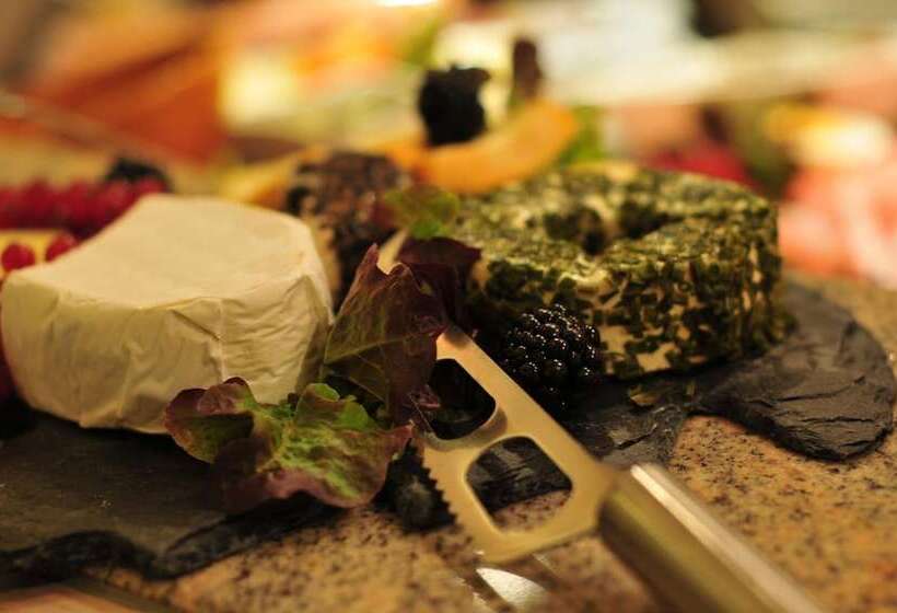 هتل Ambassador Thecontinents