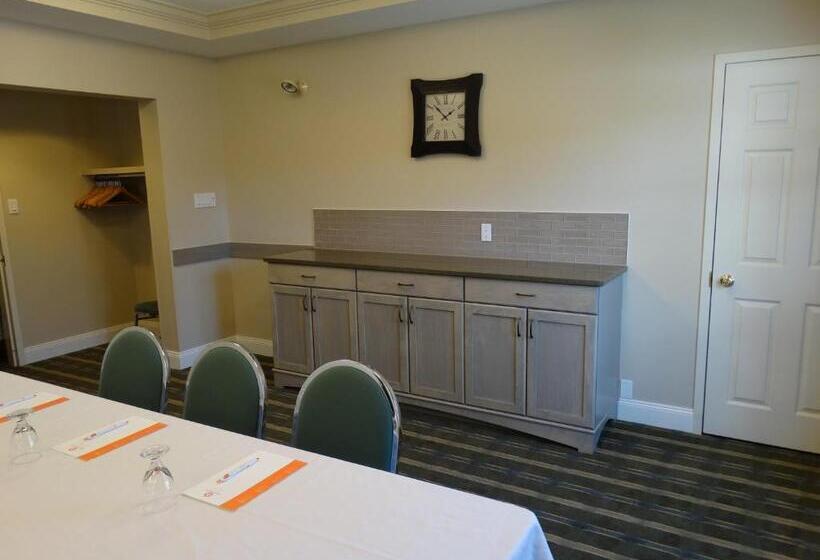 فندق Amsterdam Inn & Suites Sussex