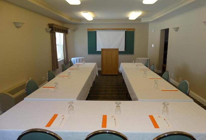 فندق Amsterdam Inn & Suites Sussex