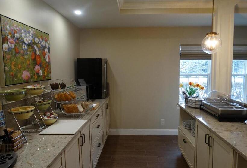 فندق Amsterdam Inn & Suites Sussex