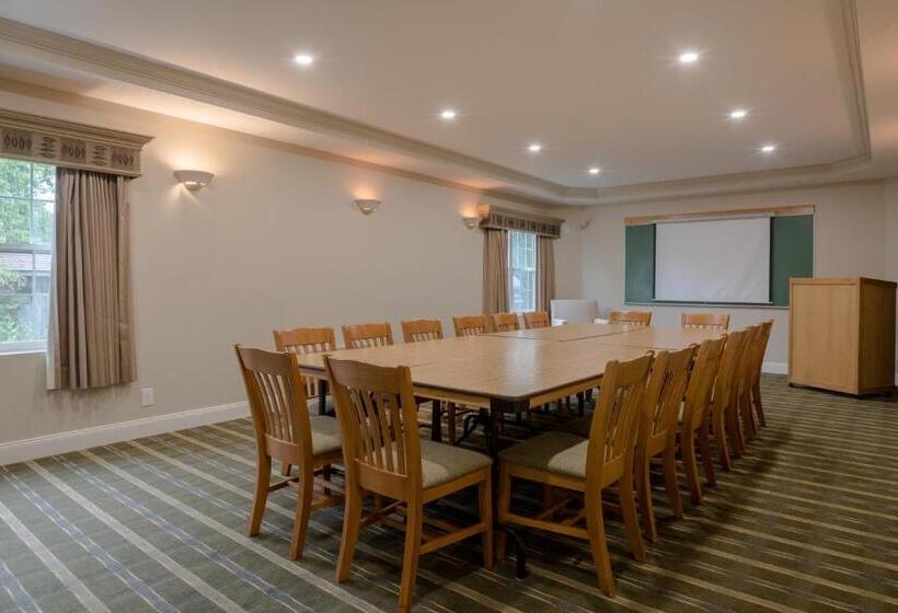 فندق Amsterdam Inn & Suites Sussex