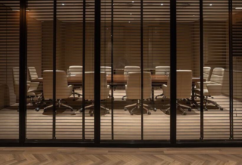 Art Hotel Rotterdam Fully Renovated