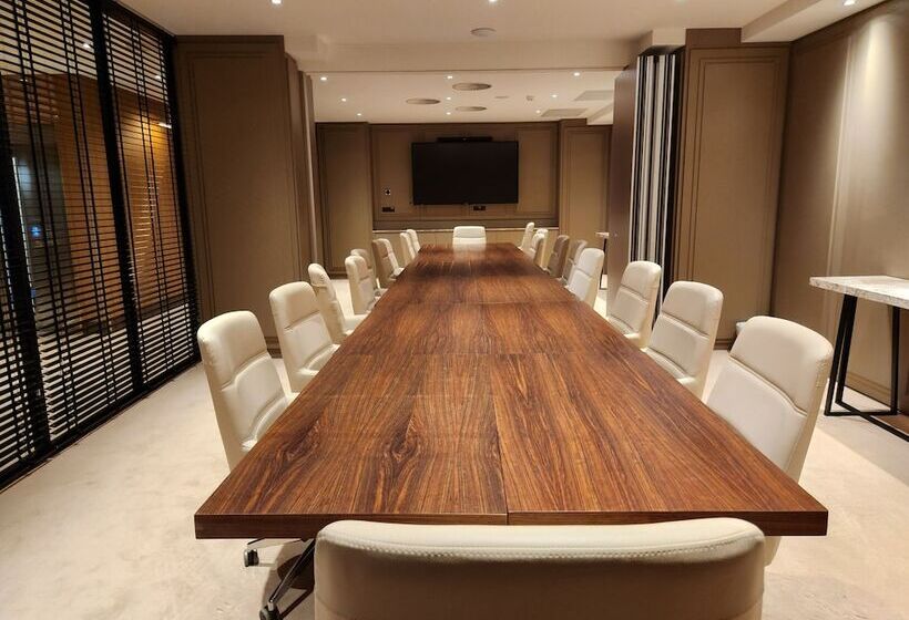 Art Hotel Rotterdam Fully Renovated