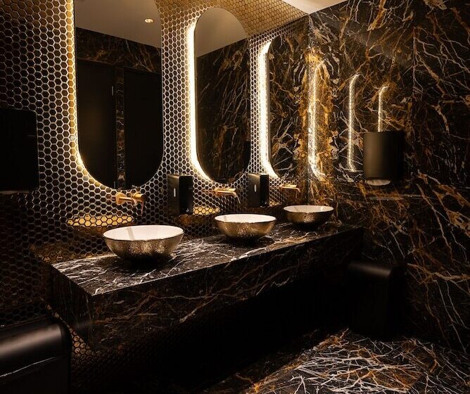 Art Hotel Rotterdam Fully Renovated