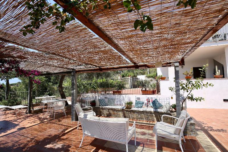 Отель B&b Baia Di Trentova