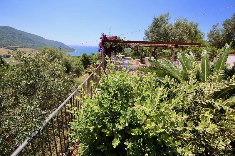 Отель B&b Baia Di Trentova