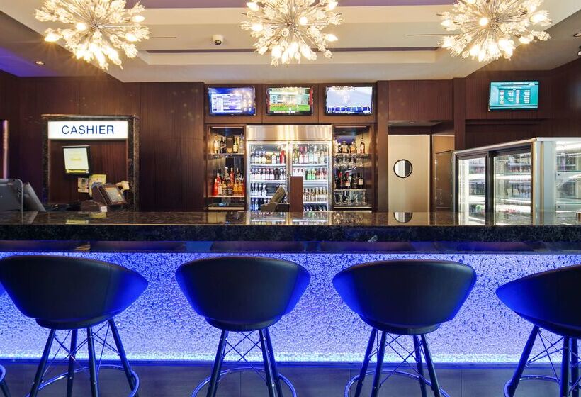 فندق Best Western Cold Lake Inn