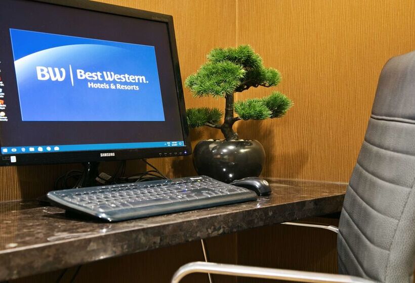 בית מלון כפרי Best Western Cold Lake Inn