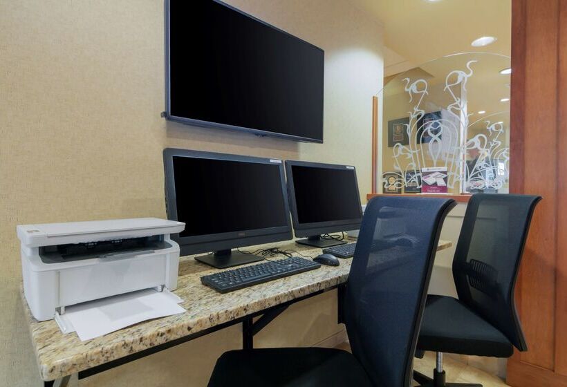 בית מלון כפרי Best Western Plus Chemainus Inn