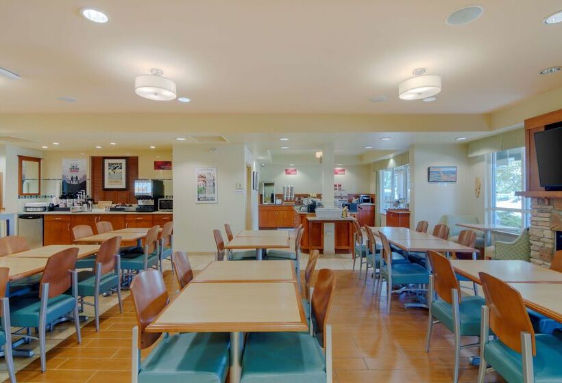 בית מלון כפרי Best Western Plus Chemainus Inn