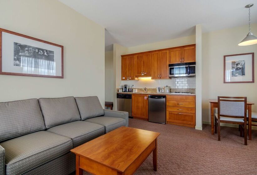 בית מלון כפרי Best Western Plus Chemainus Inn