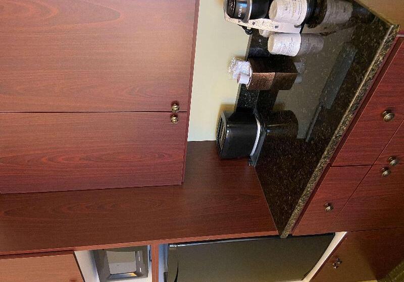 Best Western Plus Grand Sault Hotel & Suites