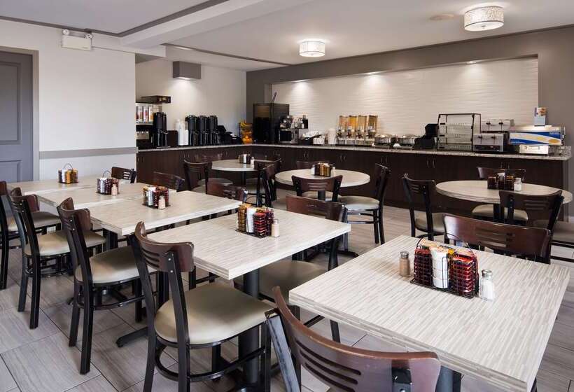 هتل Best Western Plus Moncton