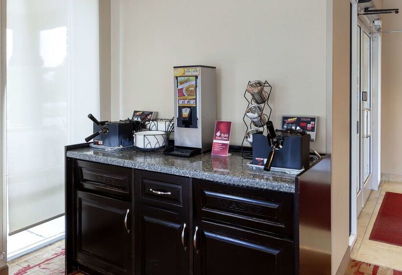 فندق Best Western Plus Muskoka Inn