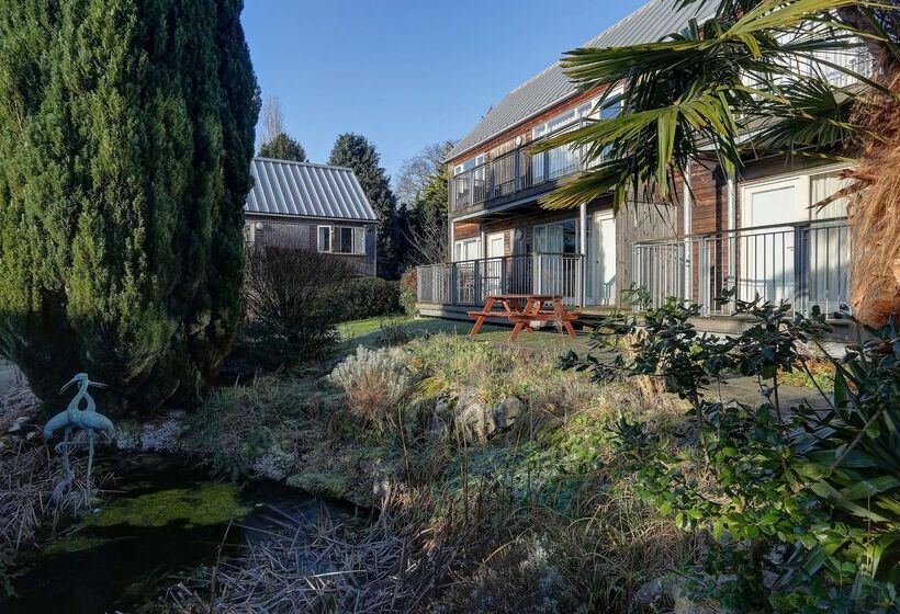 Отель Best Western Plus Oaklands