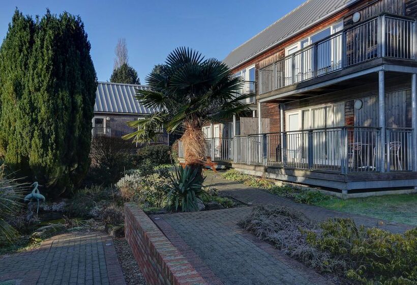 Отель Best Western Plus Oaklands