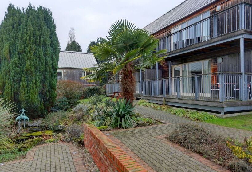 Отель Best Western Plus Oaklands