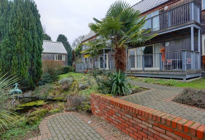 Отель Best Western Plus Oaklands