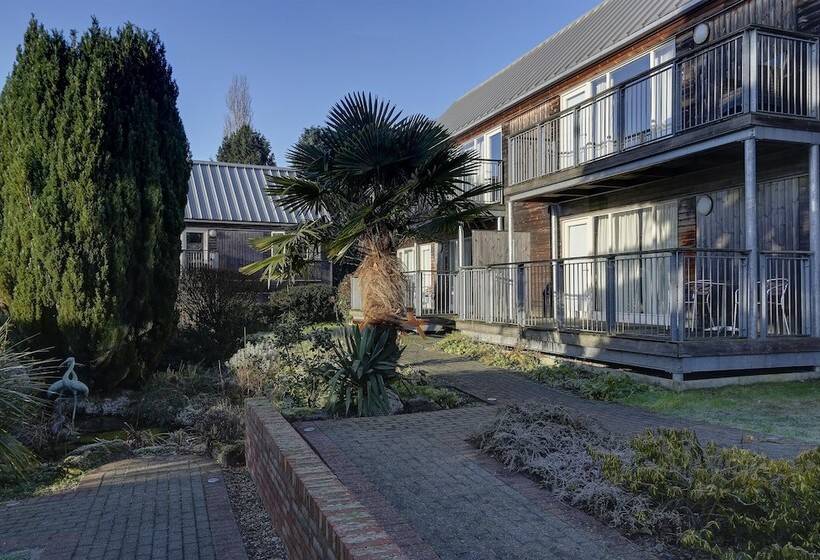 Отель Best Western Plus Oaklands