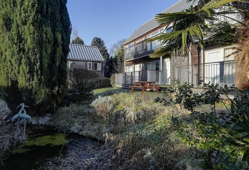 Отель Best Western Plus Oaklands