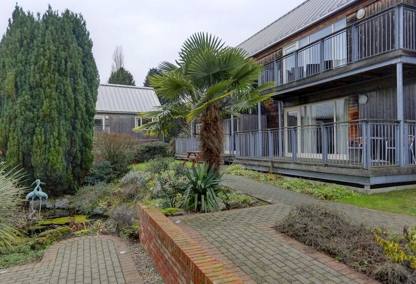 Отель Best Western Plus Oaklands