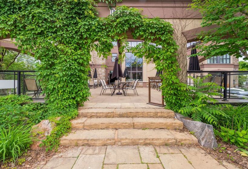 فندق Best Western Plus Perth Parkside Inn & Spa