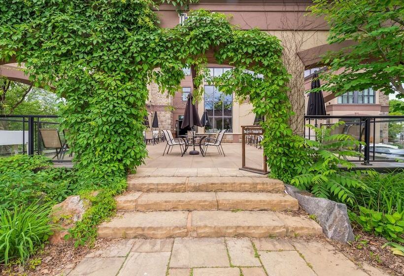 فندق Best Western Plus Perth Parkside Inn & Spa