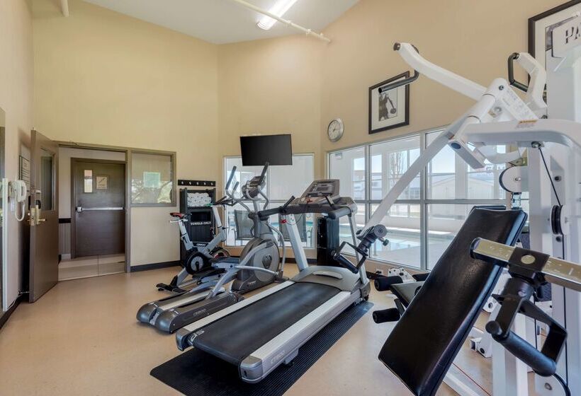 هتل Best Western Plus Red Deer Inn & Suite
