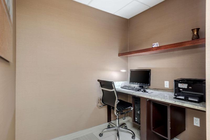 هتل Best Western Plus Red Deer Inn & Suite