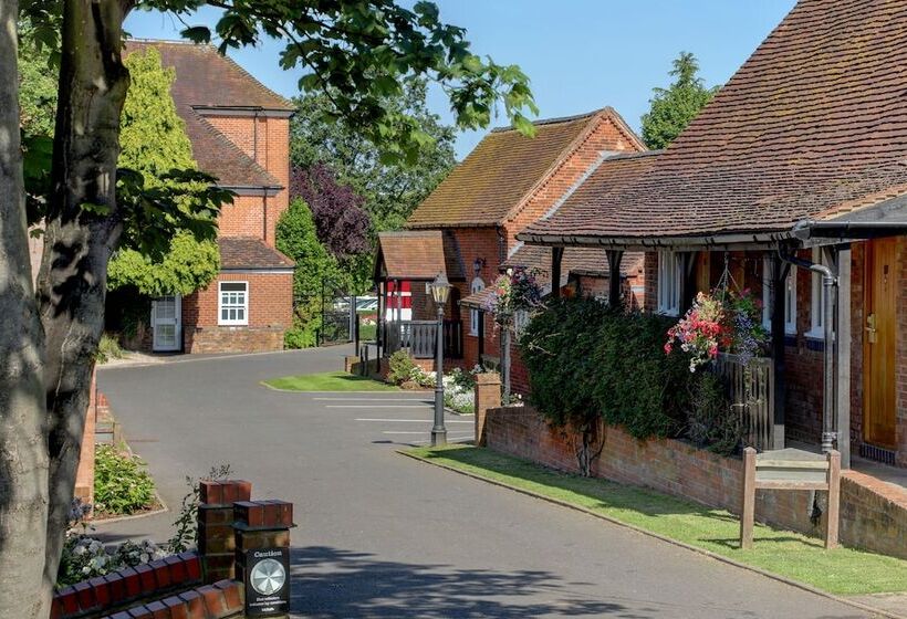 Windmill Village Hotel, Golf Club & Spa, Bw Signature Collection