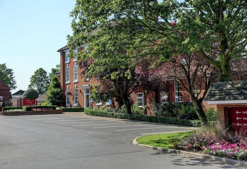 Windmill Village Hotel, Golf Club & Spa, Bw Signature Collection