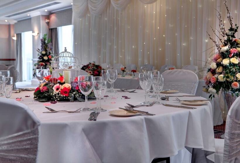 Windmill Village Hotel, Golf Club & Spa, Bw Signature Collection