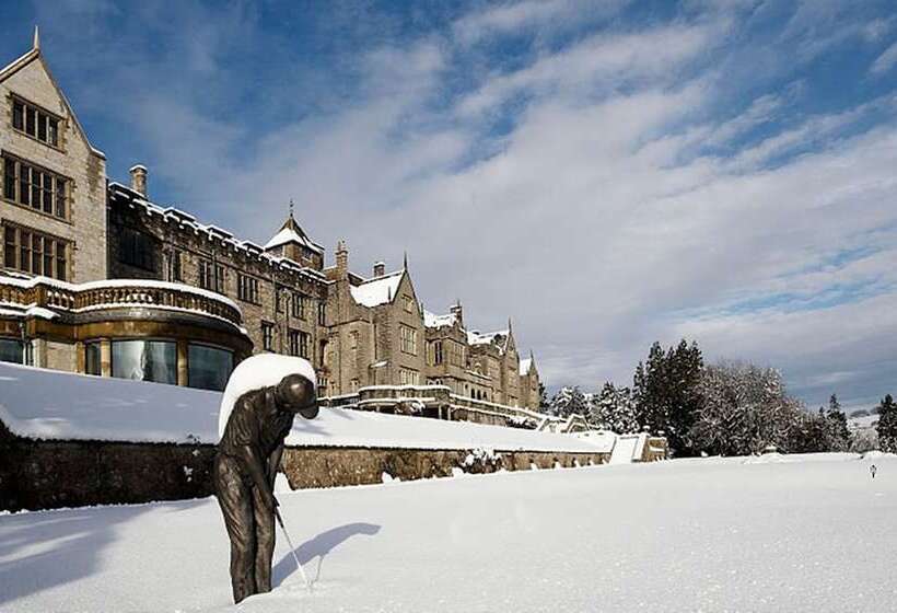בית מלון כפרי Bovey Castle