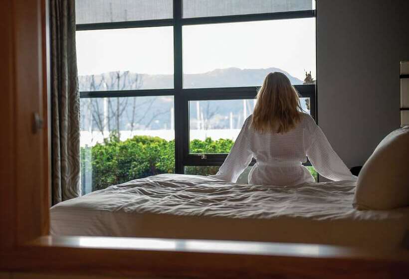 酒店 Brentwood Bay Resort & Spa