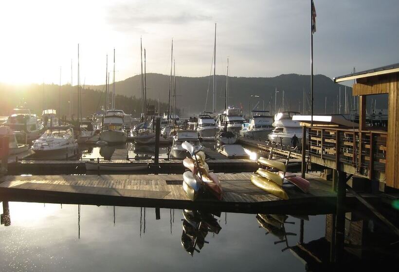 酒店 Brentwood Bay Resort & Spa