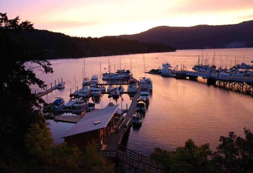 酒店 Brentwood Bay Resort & Spa