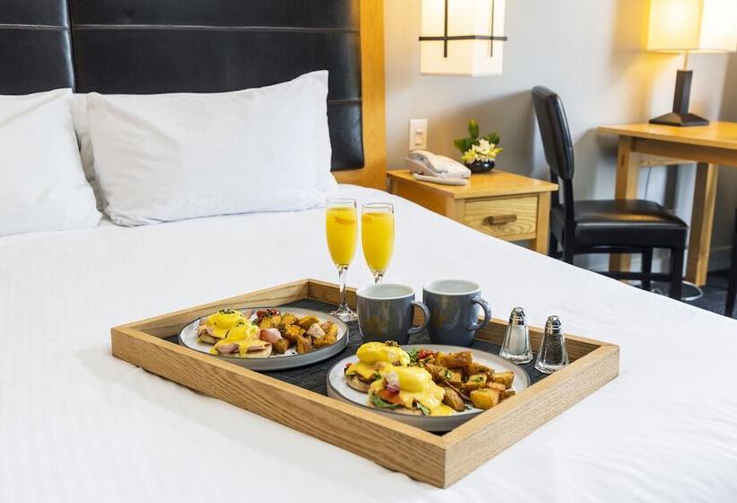 酒店 Brentwood Bay Resort & Spa