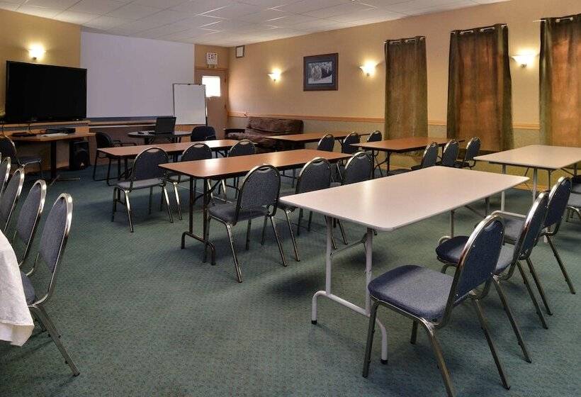 בית מלון כפרי Canadas Best Value Inn & Suites Castlegar