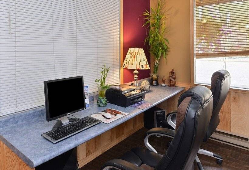 בית מלון כפרי Canadas Best Value Inn & Suites Castlegar