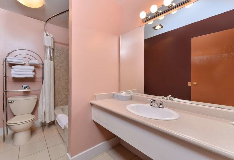 בית מלון כפרי Canadas Best Value Inn & Suites Castlegar