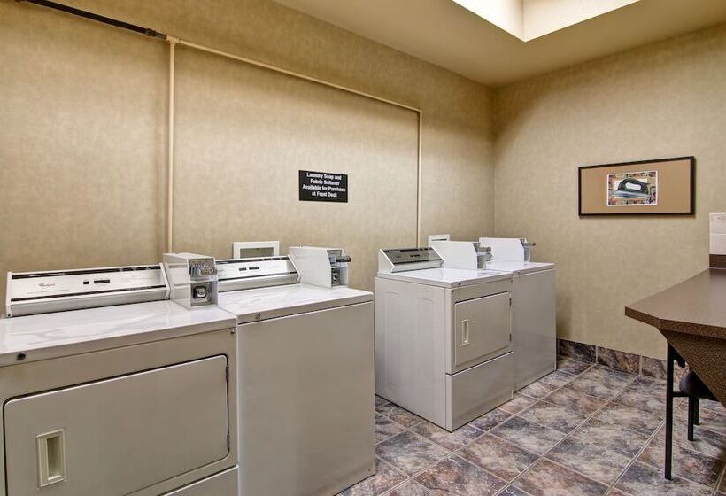 Rimbey Ridge Hotel & Suites