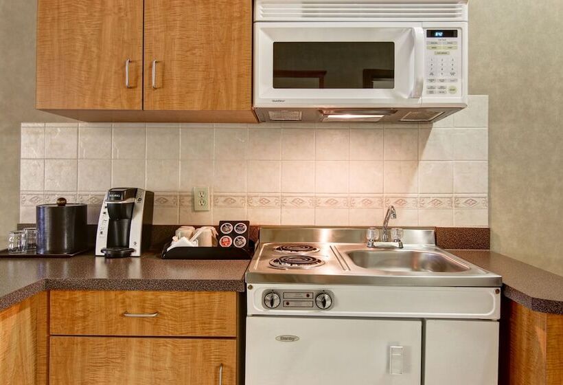 Rimbey Ridge Hotel & Suites