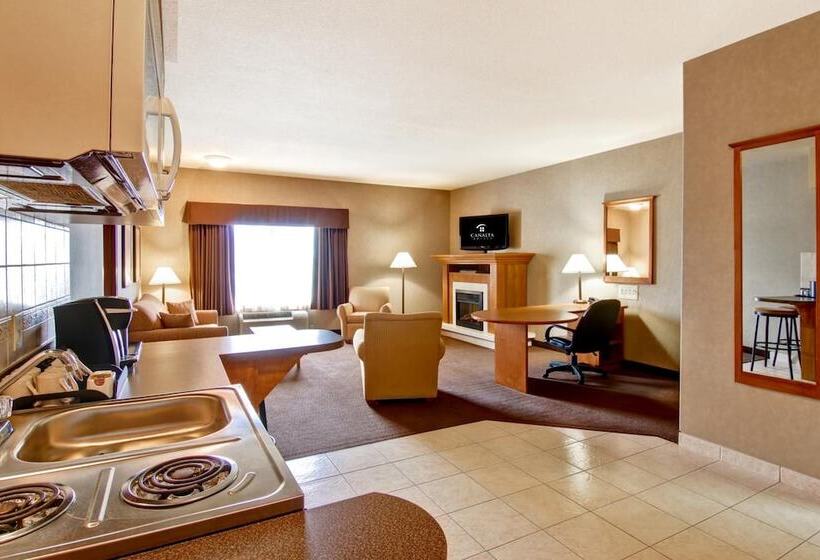Rimbey Ridge Hotel & Suites