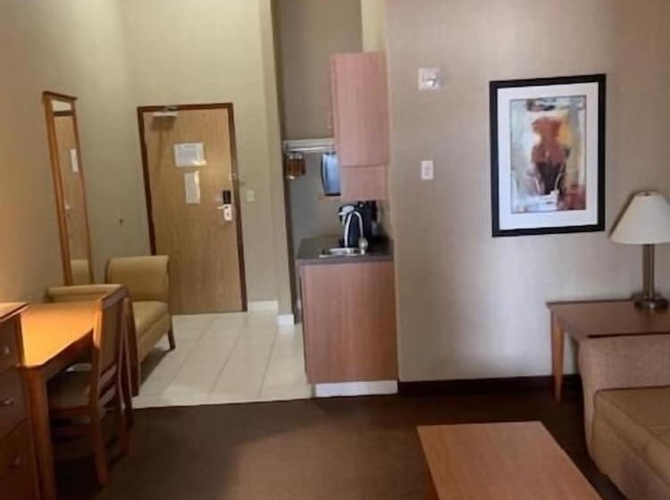 Rimbey Ridge Hotel & Suites