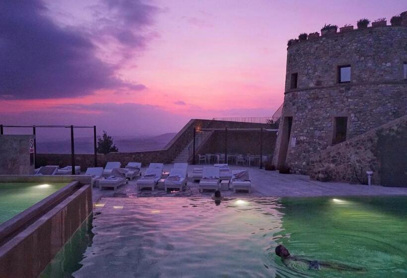 فندق Castello Di Velona Resort, Thermal Spa & Winery