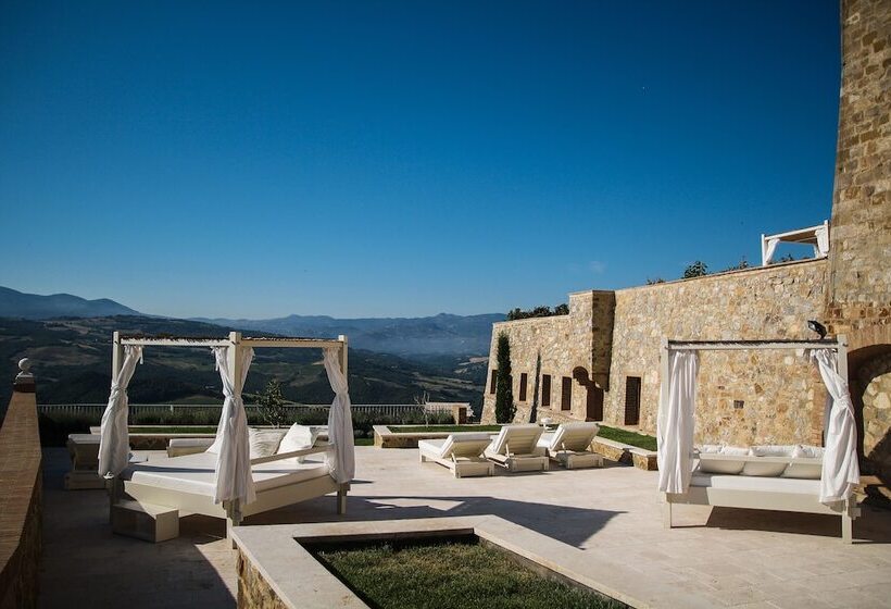 فندق Castello Di Velona Resort, Thermal Spa & Winery