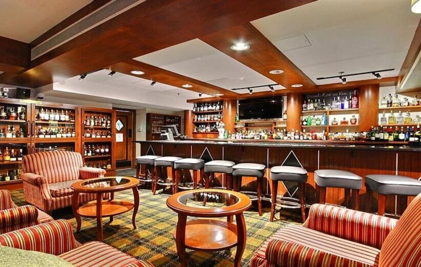 בית מלון כפרי Chateau Beauvallon